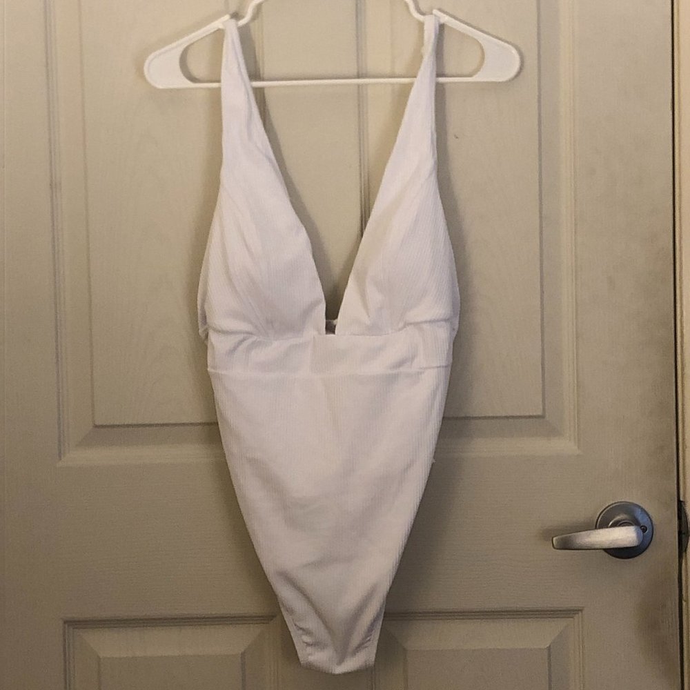 Andie The Sardinia One Piece in Ribbed White (Size XL) - Picture 3 of 7